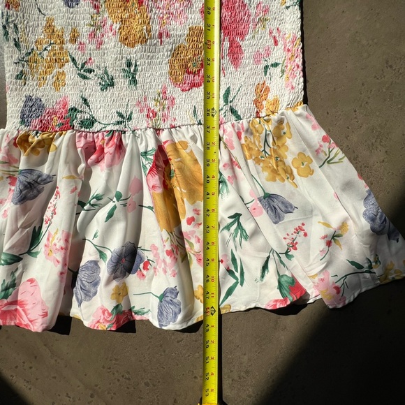 Pretty Garden Sleeveless, Smocked Bodycon Dress. Size L. Floral print. - Picture 8 of 8